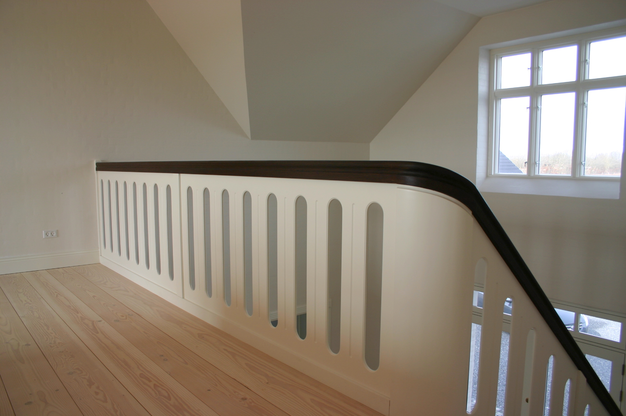 kvartsvingstrappe-type-tt27-med-buet-hovedstykke-(14)-7.JPG