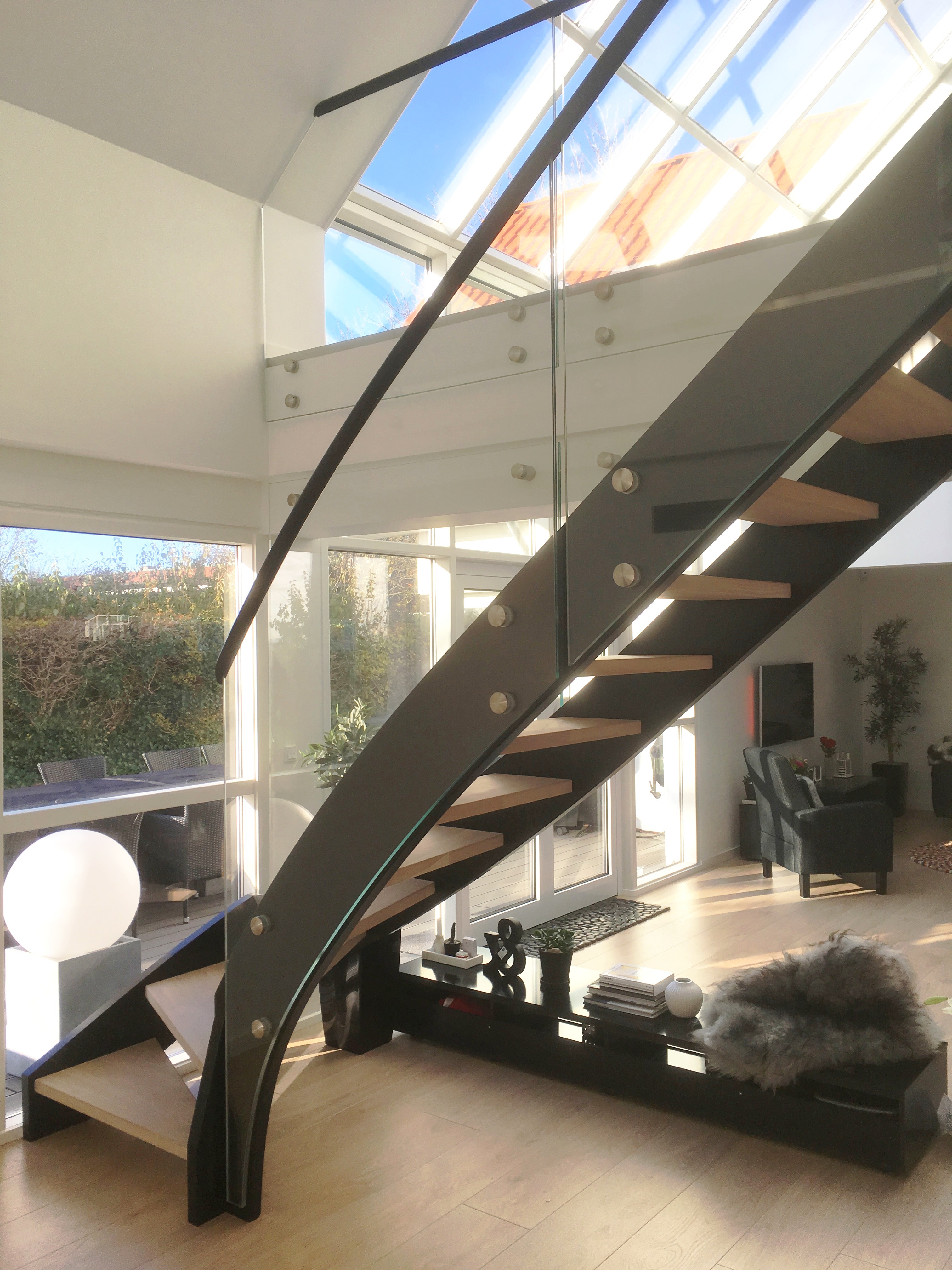 107 Kvartsvingstrappe TT 27